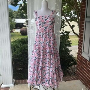 Soft ruffled sleeve flowy dress.